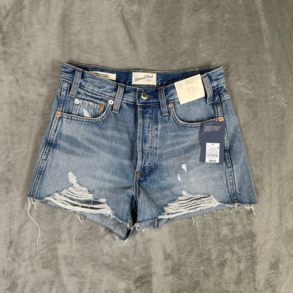 NWT Universal Thread Womens High Rise Mini Cut-Off Shorts Wash Distressed 4